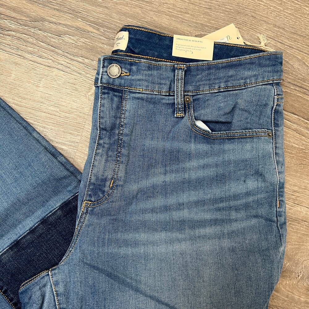 Universal Thread Women's High-Rise Patched Jeans - Size 10/30R - NWT - Picture 4 of 12